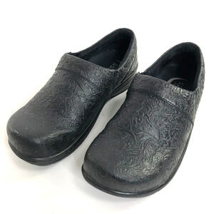 Klogs 8.5 W Embossed Nursing Clogs Women's Slip On Slip Resistant Shoes Black